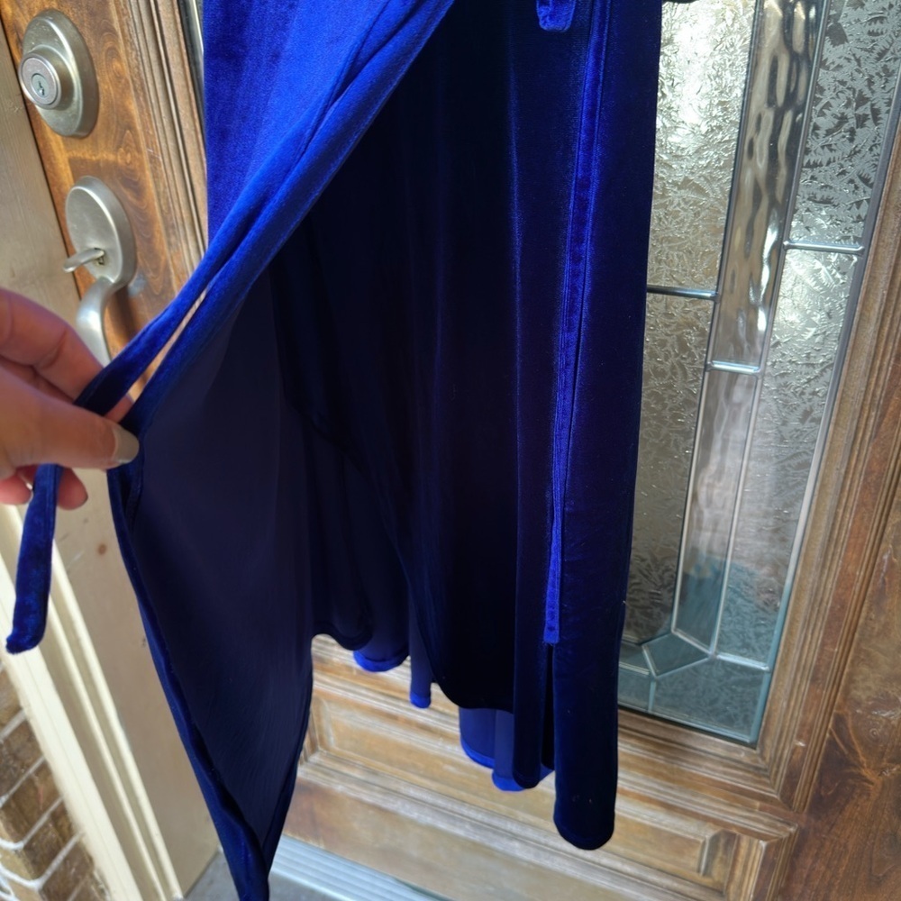 Torrid Royal Blue Asymmetrical Velvet Dress - Picture 3 of 10